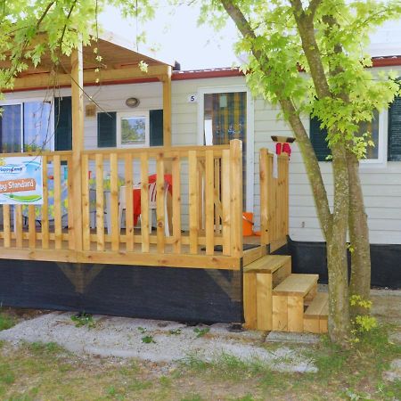Happy Camp Mobile Homes In Camping Villaggio Internazionale سان مينايو المظهر الخارجي الصورة