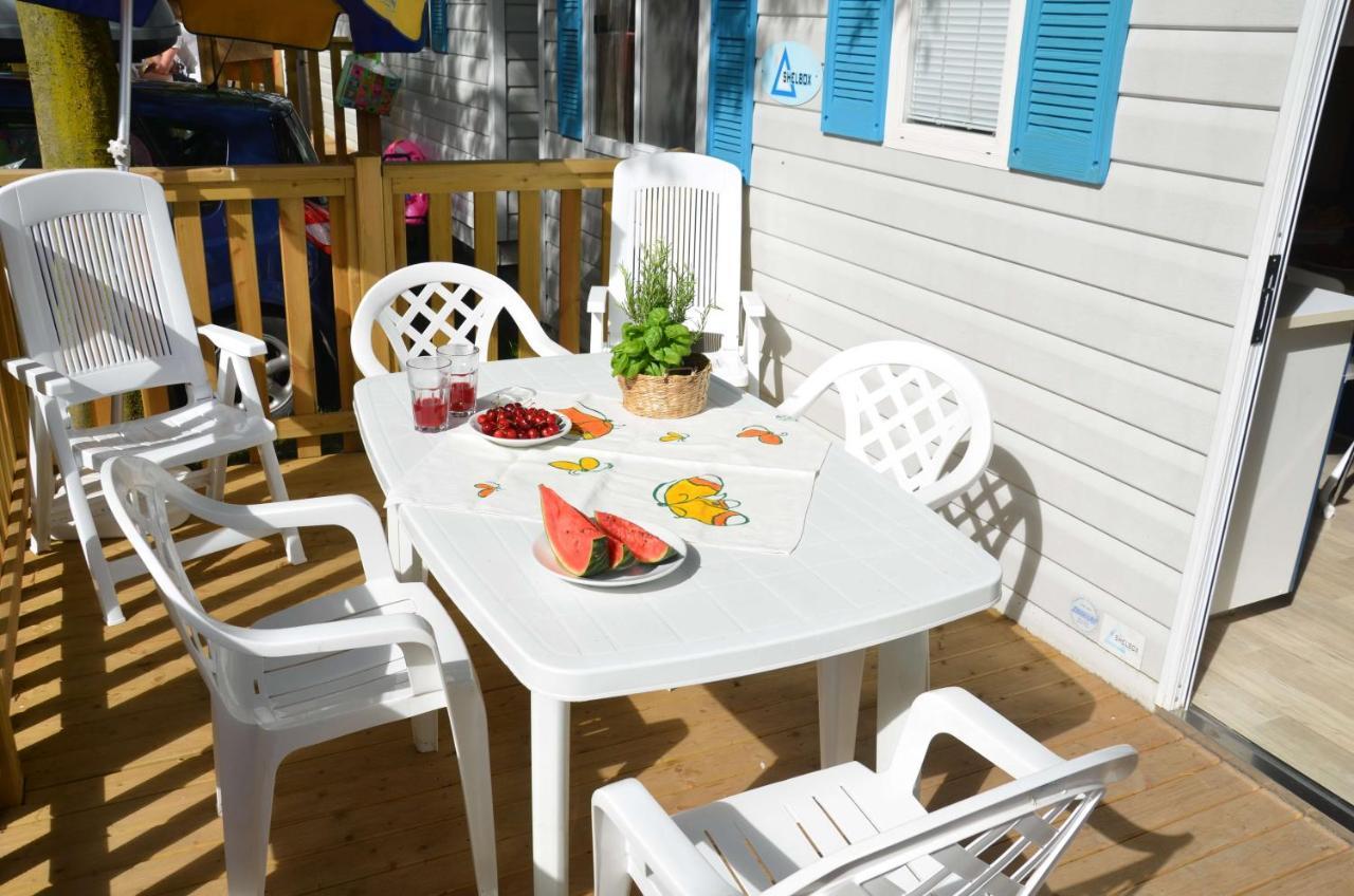 Happy Camp Mobile Homes In Camping Villaggio Internazionale سان مينايو المظهر الخارجي الصورة